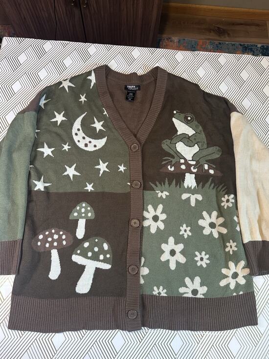 Hot Topic Sweaters - Hot Topic Thorn and Fable White Mushroom Cardigan Size L